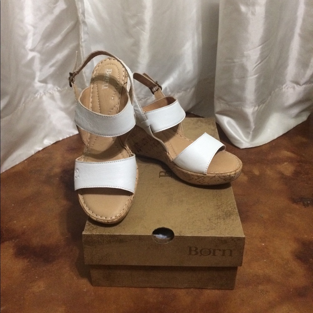 NWT Born Wedges